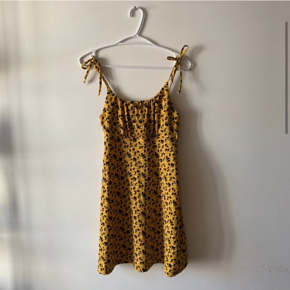 Topshop Dresses & Skirts - Top shop yellow sundress